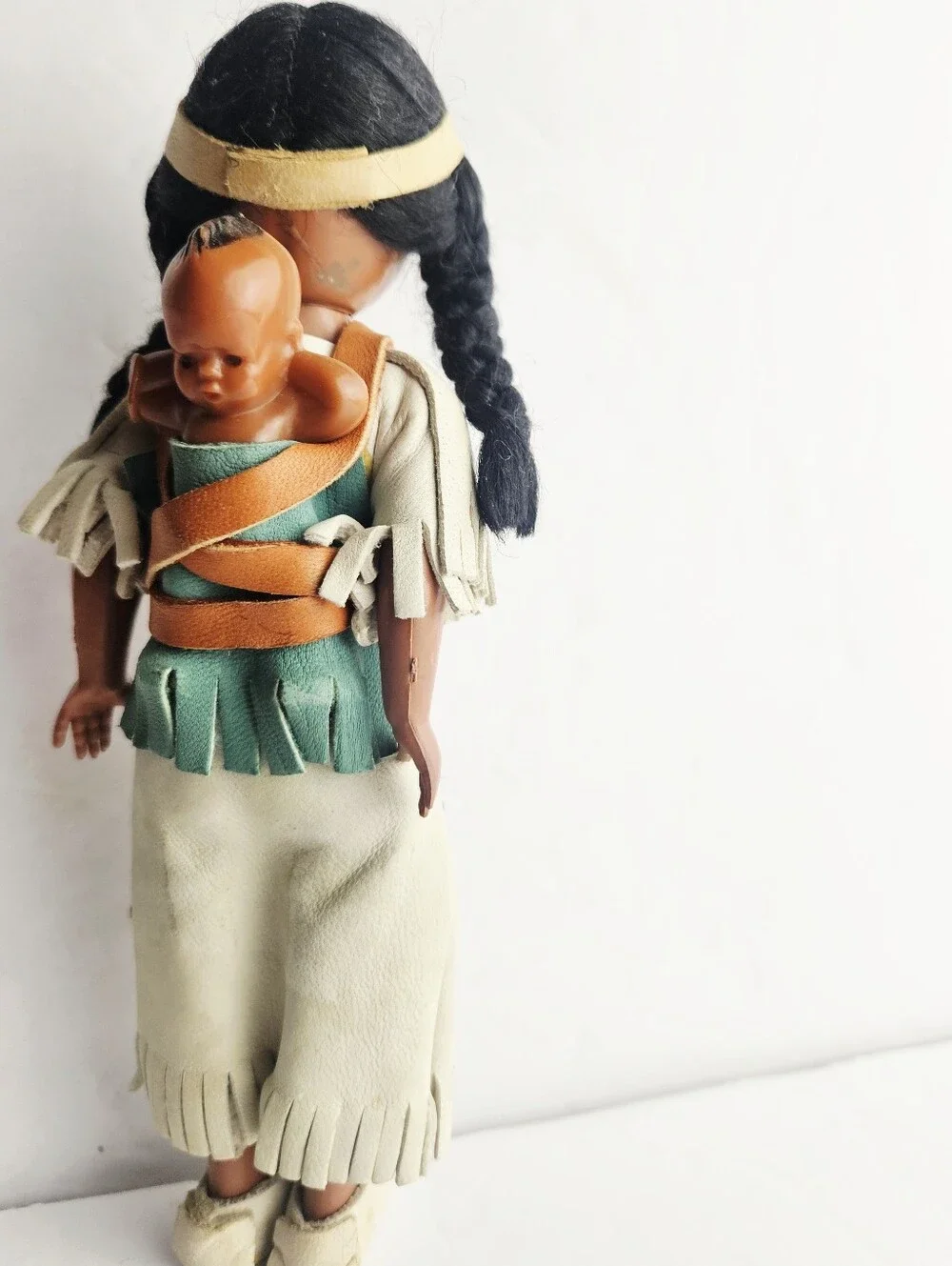 Vintage Native American Indian Doll with Baby Papoose 7